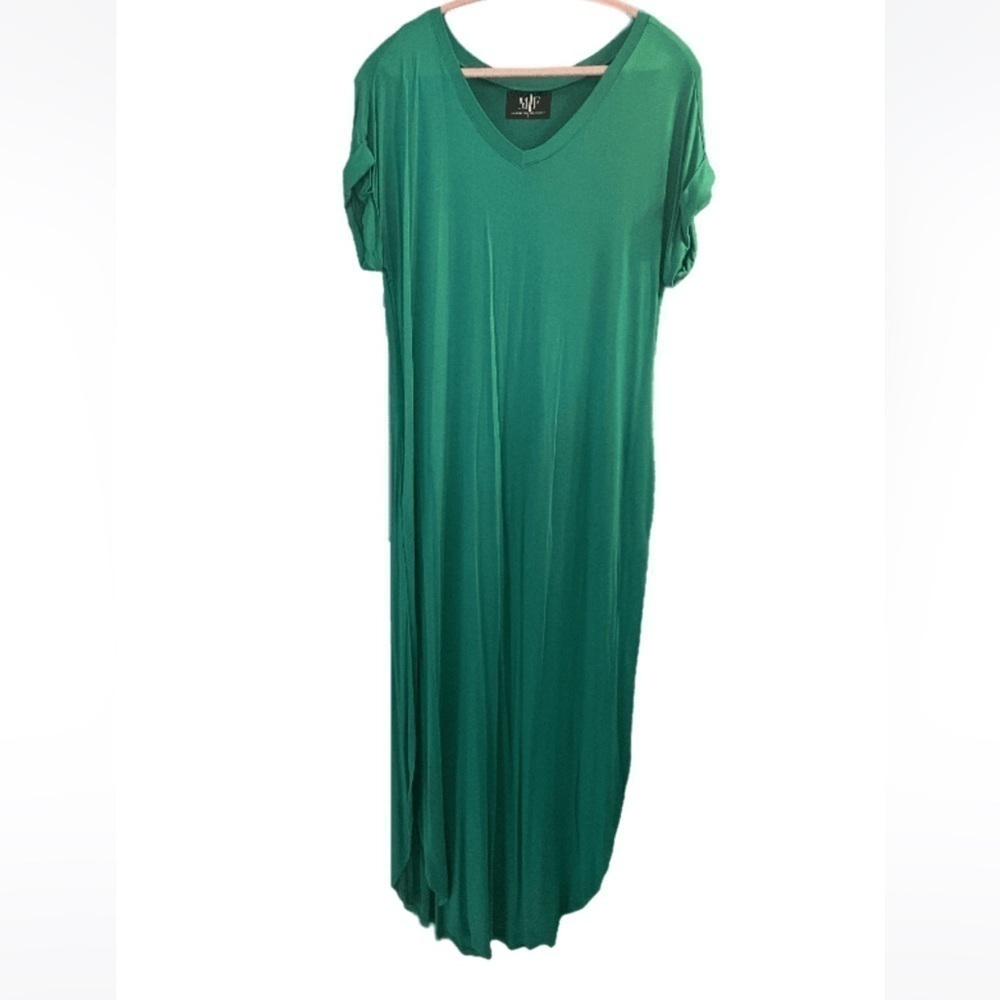 NWOT MF Designs boho soft stretchy knit v-neck kelly green tee maxi dres…